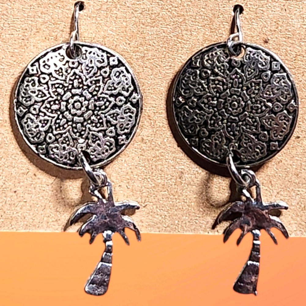 NWT Moon and Palmetto Trees Earrings - Picture 1 of 2